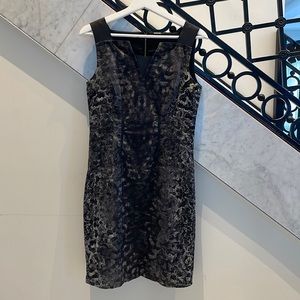 Elie Tahari Sheath Dress Size 4